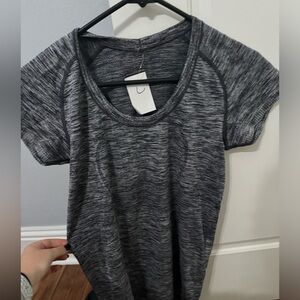 lululemon large workout shirt
